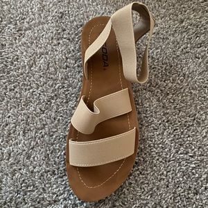 BRAND NEW Nude Elastic Strappy Sandals